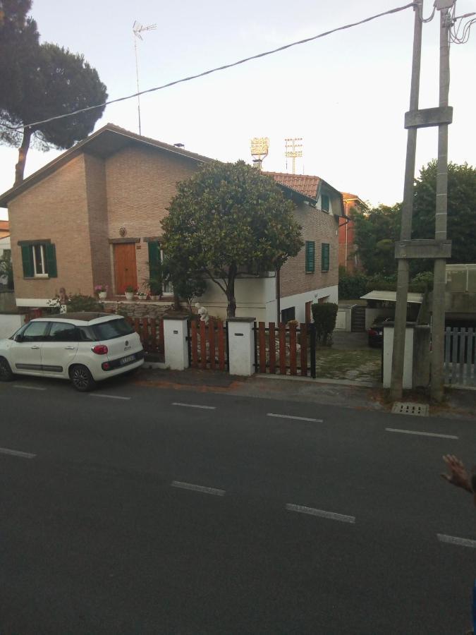 Affittacamere Villa Sofia Accanto Ospedale Con Ampio Giardino Fano Luaran gambar