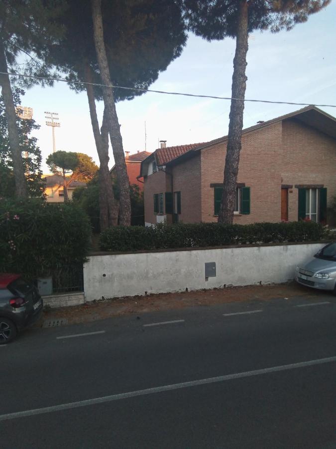 Affittacamere Villa Sofia Accanto Ospedale Con Ampio Giardino Fano Luaran gambar