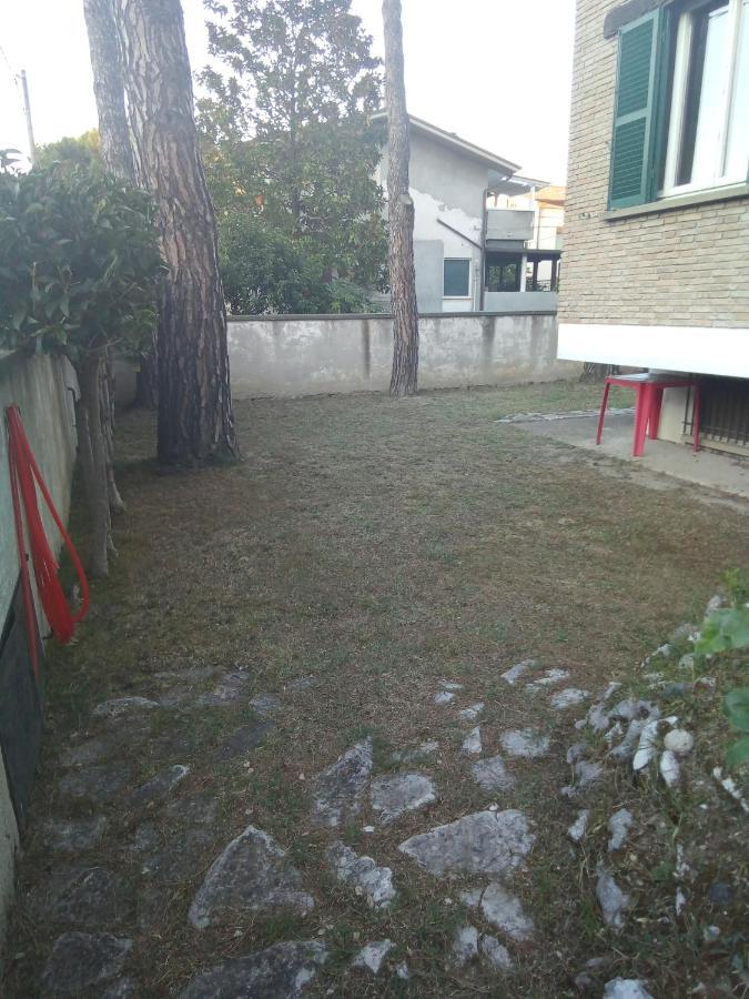 Affittacamere Villa Sofia Accanto Ospedale Con Ampio Giardino Fano Luaran gambar